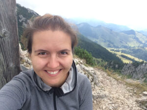 Bea-froehlich-Lacherspitze-gipfel-wandertour