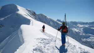 Carolin-Laske-munichmountaingirls-Freeridetour-zur-Antenne-am-Arlberg