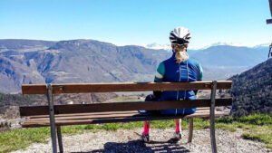nicole-kattner-rennrad-paesse-fahren-gampenpass-aussicht-munichmountaingirls