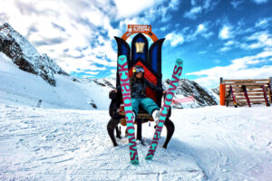 Marlene-Vey-munichmountaingirls-Blackcrows-skifahren-stubai