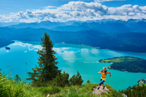 Michael_Reusse_Herzogstand_munichmountaingirls-trailrunning_Running_Caja-Schoepf