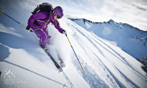 Freeriden Wandern Mountainbiken Powdern-Damuels-ski-freeriden-munichmountaingirls-katharina-kestler