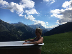 Wandern Skifahren Evemuc munichmountaingirls-evemuc-eva-schuler-wandertour-wandern-Piz-Fess-Aufstieg