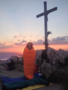 sandra-zeller-munichmountaingirls-biwak-brecherspitze-gipfel-uebernachtung