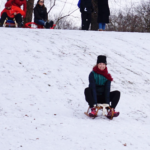 schlittenfahren-friedensengel-marlen-franke-munichmountaingirls-muenchen-trail-kitchen