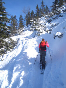 wildandfit-skitour-heimgarten-aufstieg-munichmountaingirls