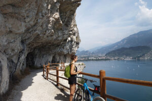 munichmountaingirls-wildandfit-gardasee-gardatrentino-italien-sommer-bike