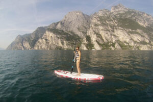 munichmountaingirls-wildandfit-gardasee-gardatrentino-italien-sommer-sup-stand-up-paddle