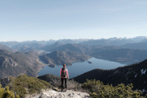 bergtouren-munichmountaingirls-wildandfit-wandern-herzogstand-heimgarten