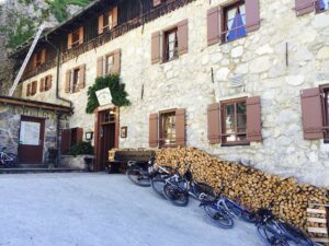 sandra-zeller-munichmountaingirls-birkkarspitze-karwendel-karwendelhaus