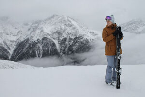 wildandfit-kate-koenigsberger-munichmountaingirls-ski-fahren-snowboard-soelden-gletscher-oesterreich-oneill-hybrid-jacke