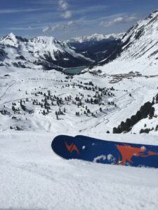 lisa-amenda-munichmountaingirls-skifahren-kuehtai-schnee-bild