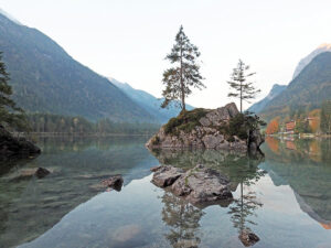 munichmountaingirls-bergblog-kathrin-heckmann-herbstwandern-hintersee-fraeulein-draussen