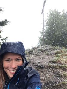 munichmountaingirls-muenchen-berge-frauen-andrea-ernst-wandern-bergtour-schlechtes-wetter-regen