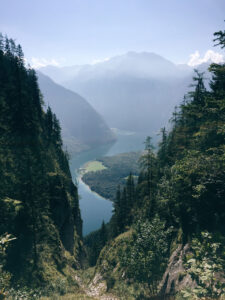 munichmountaingirls-bellaontour-isabella-lang-wandern-koenigssee