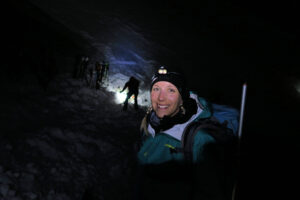 munichmountaingirls-melanie-brem-Start-beim-Aufstieg-zum-Mont-Blanc