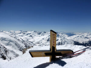 munichmountaingirls-melanie-brem-bergsteigen-schnee-hochtour-Monte-Cevedale