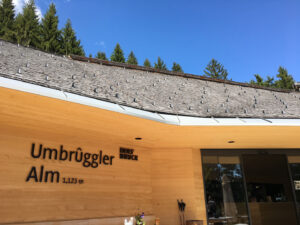 munich-mountain-girls-verena-buerstl-innsbruck-umbrueggler-alm-tirol