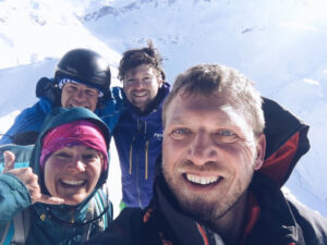 munichmountaingirls-ana-zirner-anaswaywest-winter-schnee