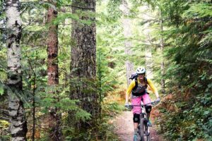 munich-mountain-girls-mtb-ausruestung-frauen-mountainbiken-bike-bekleidung-klamotten-damen