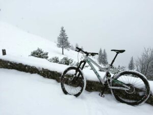 munich-mountain-girls-mtb-ausruestung-frauen-mountainbiken-enduro