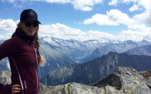 houdini-sportswear-power-houdi-zillertal-christine-munichmountaingirls