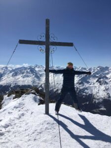 sandra-neumann-munichmountaingirls-skitouren-gehen-Kuhscheibe-gipfel-oetztaler-Alpen