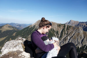 was-anziehen-wandern-baby-rubihorn-allgäu-munichmountaingirls