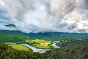 patagonia-blue-heart-munichmountaingirls-fluss-vjosa-albanien